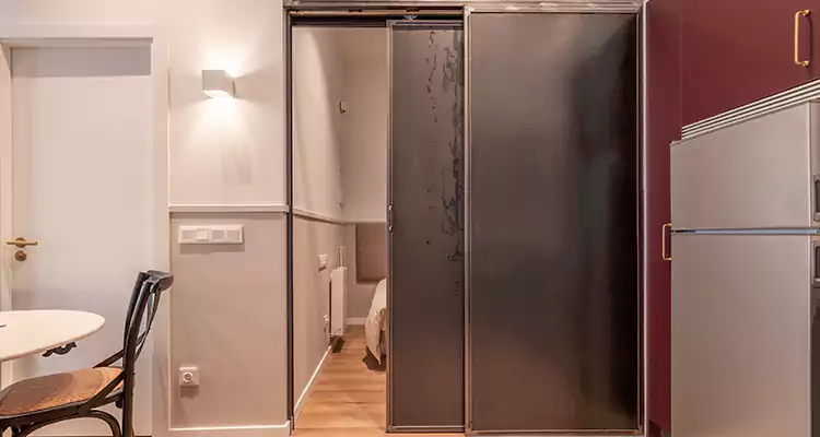 We Fix Closet Sliding Door in Safety Harbor, FL 