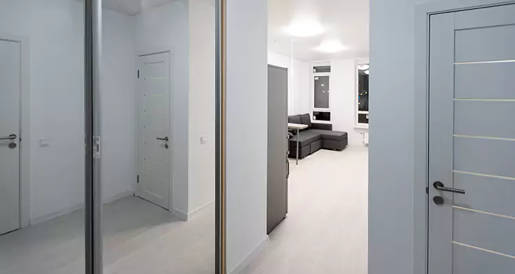 Modern Mirrored Closet Doors Repair in Safety Harbor, FL