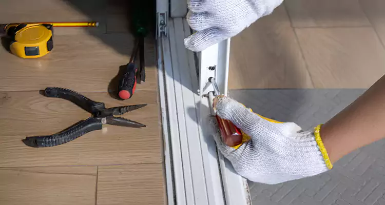 Closet Sliding Door Track Repair in Safety Harbor, FL